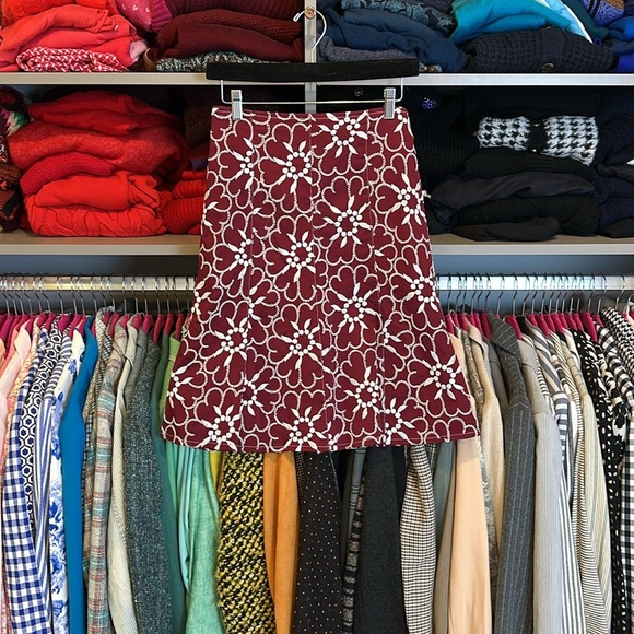 Ruth maroon/gray embroidered side zipper closure lined skirt size 4 NWT - Picture 3 of 3